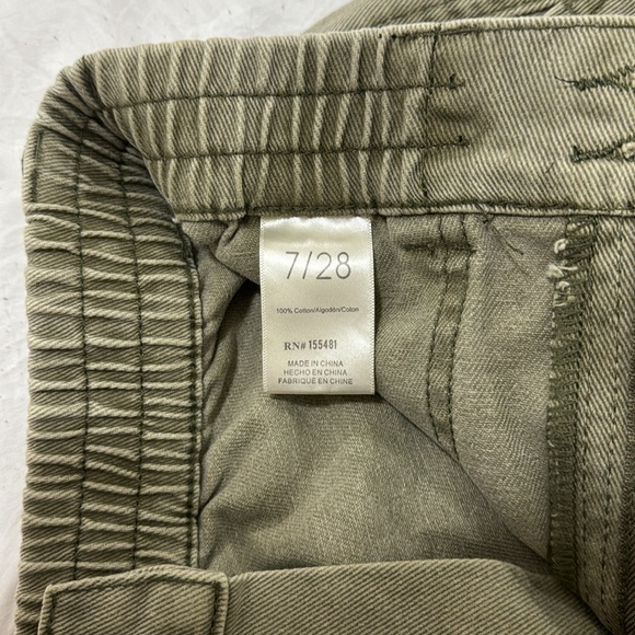 Green denim shorts - Picture 3 of 3